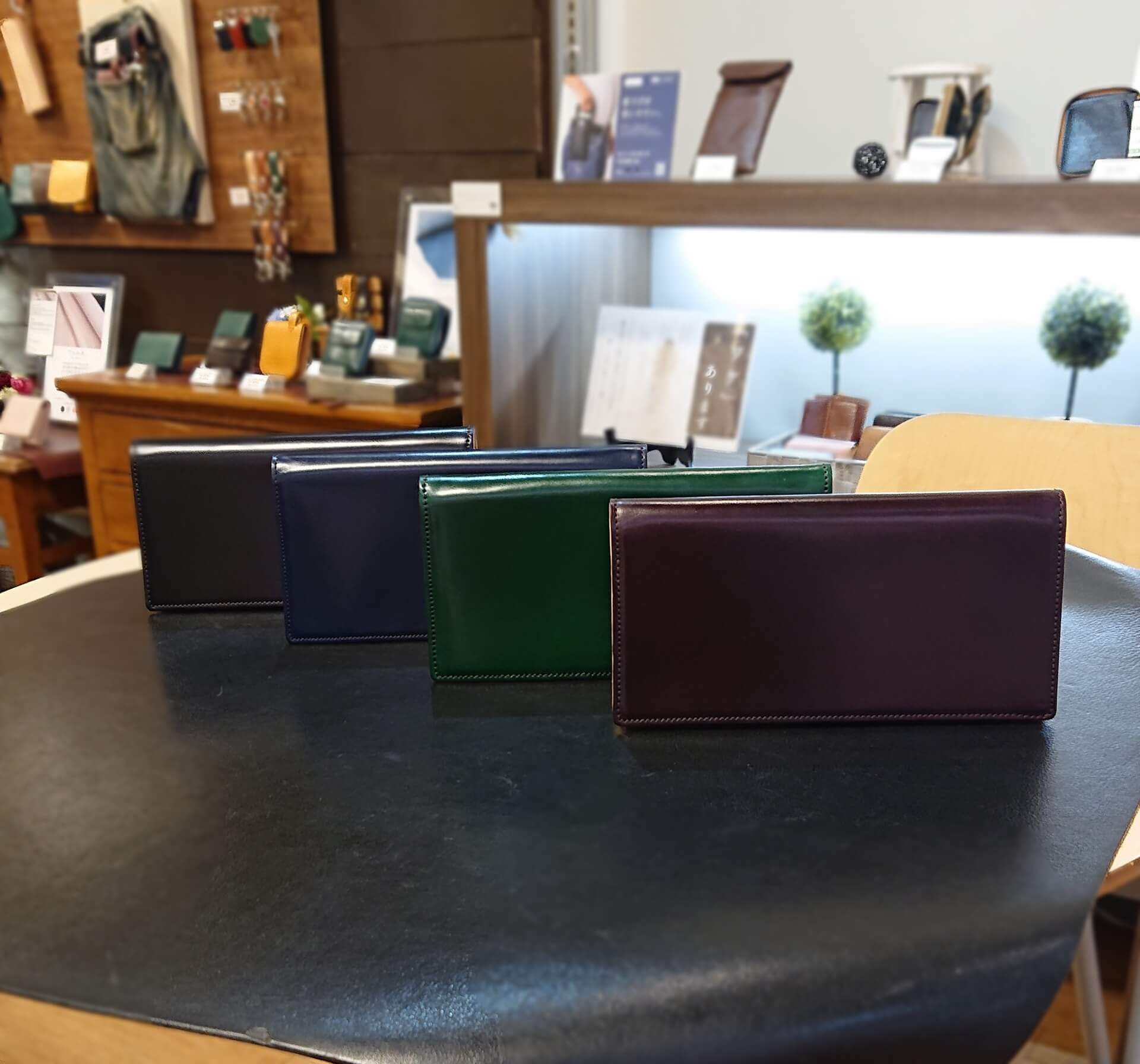 コードバンの経年変化【御徒町店】 - 革財布のお店 mic -ミック Shop Blog